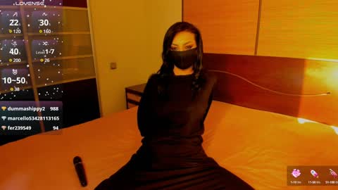 Snapshot of habibi_moon chatting on 01.19.25 Linda online show from 01.19.25