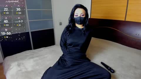 Snapshot of habibi_moon chatting on 01.26.25 Linda online show from 01.26.25