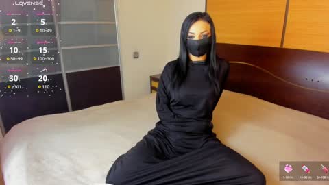 Snapshot of habibi_moon chatting on 01.30.25 Linda online show from 01.30.25