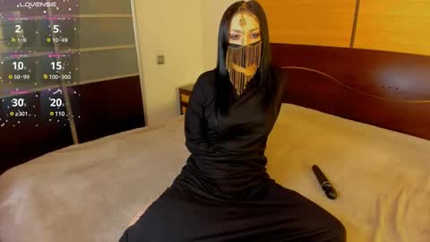 Snapshot of habibi_moon chatting on 02.12.25 Linda online show from 02.12.25