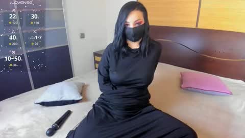 Snapshot of habibi_moon chatting on 09.14.25 Linda online show from 09.14.25