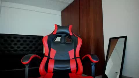 Snapshot of hades_horny_ chatting on 04.30.26 hades_horny_ online show from 04.30.26