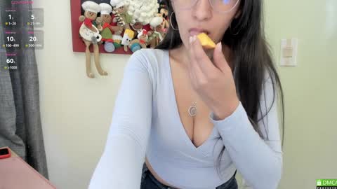 Hae-In online show from 12.19.24