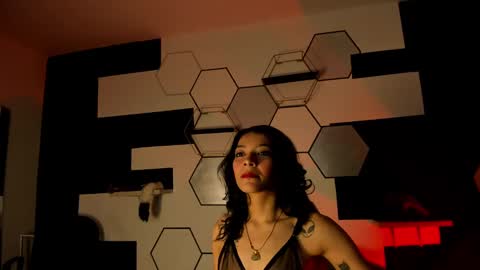 haileycat_ online show from 12.23.24