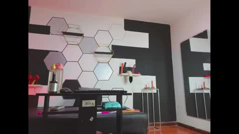 haileycat_ online show from 01.06.25