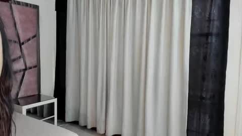 Hailey online show from 10.04.25