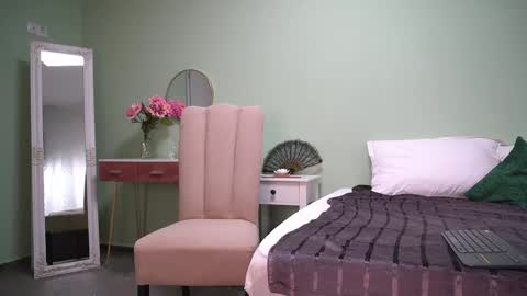 Hailey online show from 09.23.25