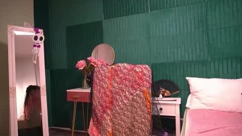 Hailey online show from 11.04.25