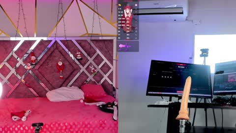 Snapshot of haileyreid_ chatting on 12.04.24 Hailey online show from 12.04.24