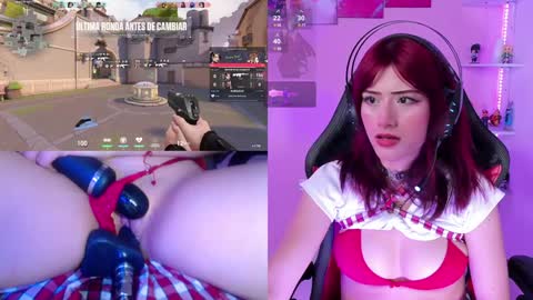 Snapshot of haileyreid_ chatting on 12.18.24 Hailey online show from 12.18.24