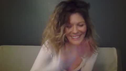 Hailey online show from 10.10.25