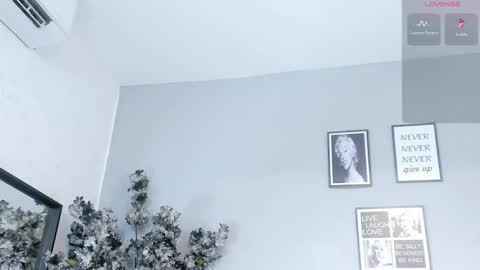 haileystonei online show from 10.29.25