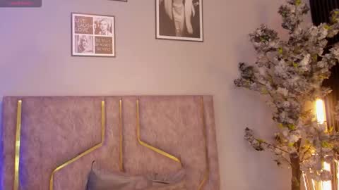 haileystonei online show from 02.12.26