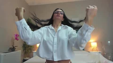 Hailey online show from 10.10.25