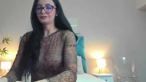 Hailey online show from 10.21.25