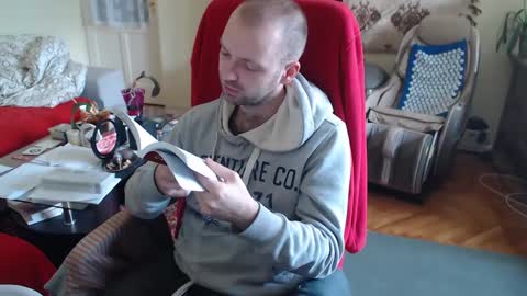 Snapshot of hairyass25yo chatting on 12.12.24 Puppy3 StockyDaddiesmusclebearsbeefybigmans online show from 12.12.24