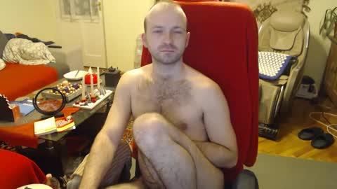 Snapshot of hairyass25yo chatting on 12.24.24 Puppy3 StockyDaddiesmusclebearsbeefybigmans online show from 12.24.24