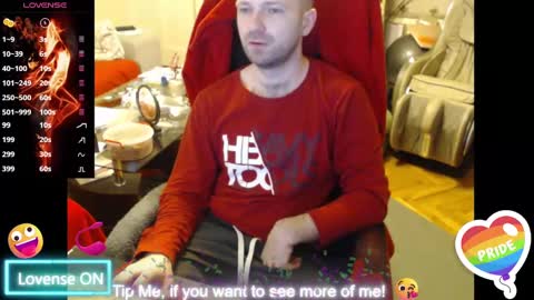Snapshot of hairyass25yo chatting on 02.21.25 Puppy3 StockyDaddiesmusclebearsbeefybigmans online show from 02.21.25