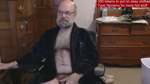 HairyDaddyBear69 online show from 04.22.26