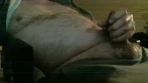 Snapshot of hairydude962 chatting on 01.21.25 hairydude962 online show from 01.21.25