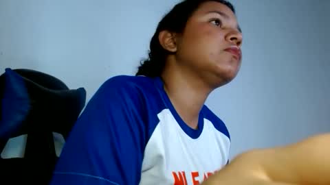 Snapshot of hairygirl83 chatting on 05.24.26 hairygirl83 online show from 05.24.26