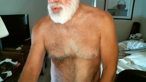 Snapshot of hairypecsguy chatting on 06.30.26 Hairy pecs online show from 06.30.26