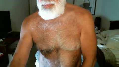 Snapshot of hairypecsguy chatting on 07.13.26 Hairy pecs online show from 07.13.26