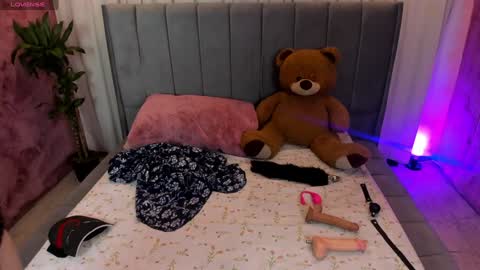 Snapshot of hakurukushka chatting on 01.22.25 Haku Please help me with your thumbs up its important online show from 01.22.25