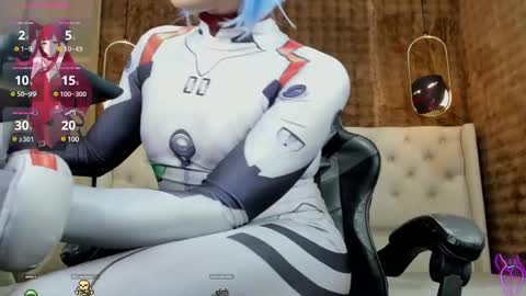 Snapshot of hakurukushka chatting on 02.21.25 Haku Please help me with your thumbs up its important online show from 02.21.25