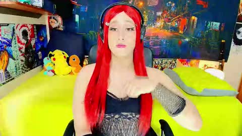 Snapshot of hakurukushka chatting on 11.01.25 Haku Please help me with your thumbs up its important online show from 11.01.25