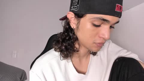 Snapshot of halan_jr chatting on 02.23.25 halan online show from 02.23.25