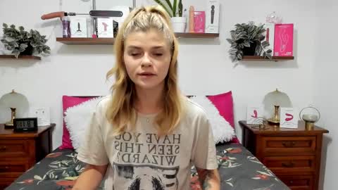 Snapshot of haleyreedme chatting on 09.16.25 Haley online show from 09.16.25