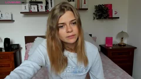 Snapshot of haleyreedme chatting on 09.26.25 Haley online show from 09.26.25