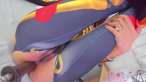 Halie  online show from 11.12.25