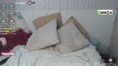 Snapshot of hallestrawberry69 chatting on 03.11.25 HALLE online show from 03.11.25