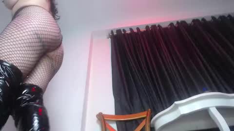 Halley Raven online show from 10.16.25