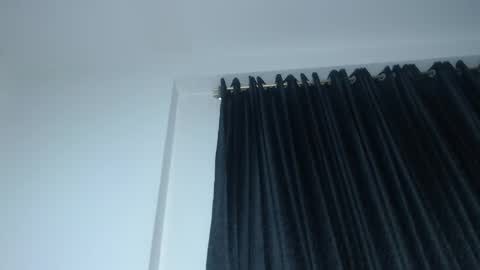 Halley Raven online show from 10.18.25