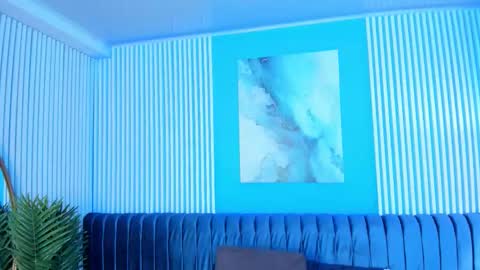 Halley Lorens online show from 11.27.25