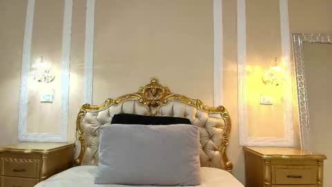 Hallie Stone online show from 03.31.26