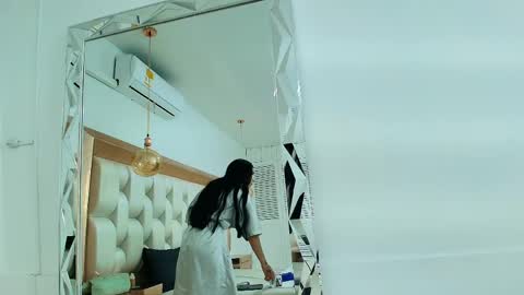 Hallie Stone online show from 04.11.26