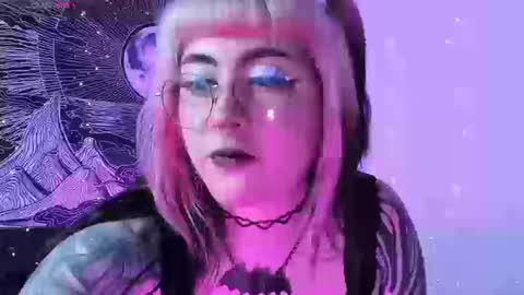 Hallu online show from 09.09.25