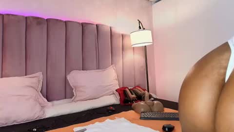  Hally Bans  online show from 02.05.25