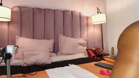  Hally Bans  online show from 02.06.25