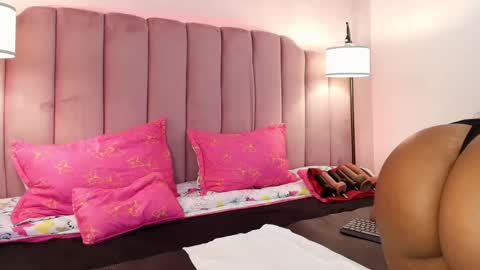  Hally Bans  online show from 02.20.25