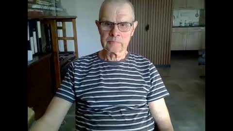 Prefer men 80 online show from 04.25.26