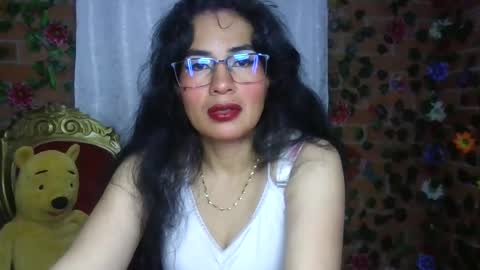 HANMy Dears make sure to follow me here create a FREE account if you dont have one and chat thank you. online show from 01.01.25