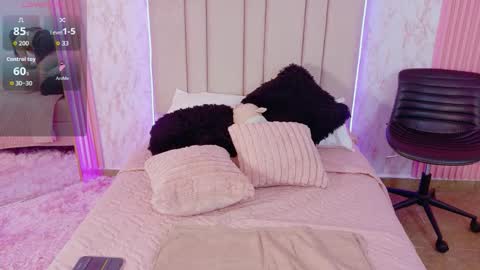 Snapshot of hanaa_rosse chatting on 10.17.25 Hanna Rosse online show from 10.17.25