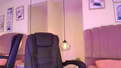 hanabie_ online show from 02.04.26