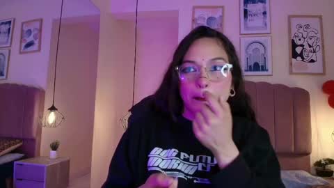 hanabie_ online show from 04.22.26