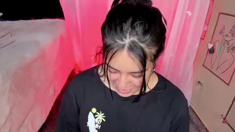 Hanah Montana Independent model online show from 11.25.25